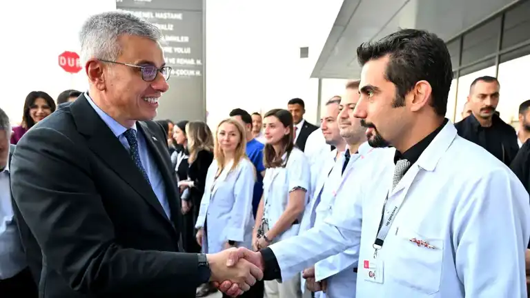 Sağlık Bakanı, Büyük Şehir Hastanesini Ziyaret Etti